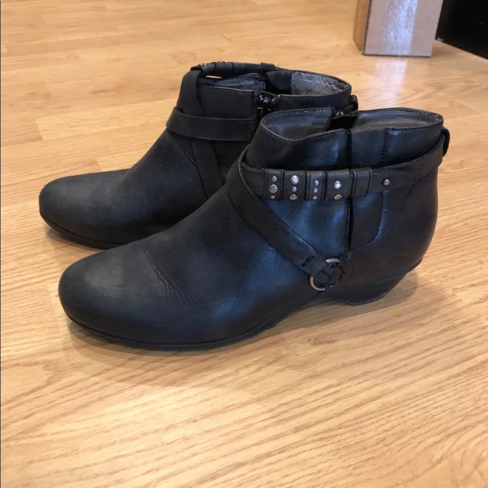 Abeo Bio Nancy black booties size 7